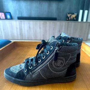 Pre-loved Chanel sneakers Sz 36